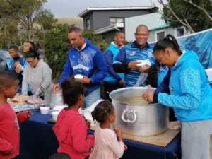 Hawston Skrik vir Niks-rugbyklub reik uit na die gemeenskap
