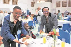 Overstrand-bejaardes met ete bederf