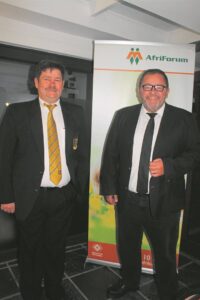 AfriForum wys hy ‘is hier’