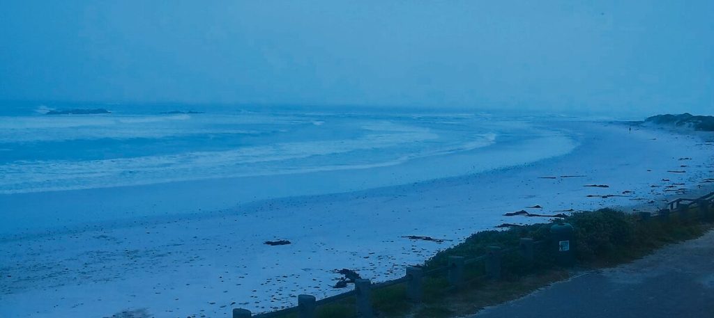 A live feed of the Bloubergstrand beach camera taken on Monday morning.