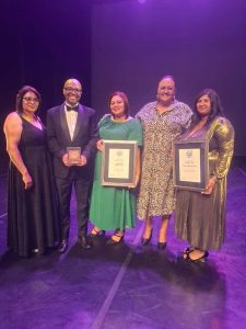 Biblioteke in die Theewaterskloof-munisipale gebied vir bydrae vereer