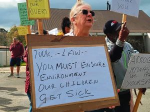 Botrivier-inwoners ruk op teen Theewaterskloof-munisipaliteit