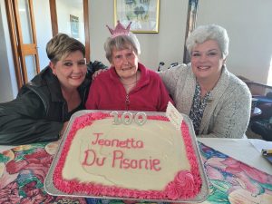 Inwoner van Caledon wat ‘lig’ is, word 100 jaar oud