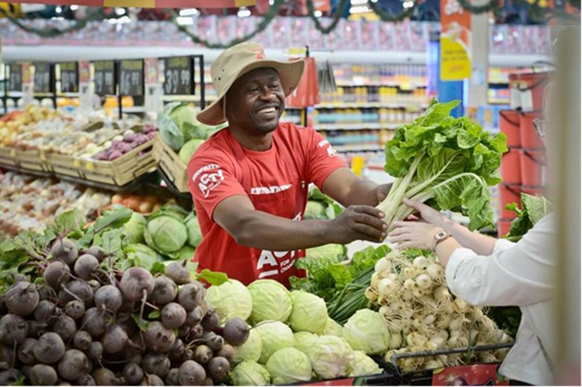 Market day in Kleinmond: From garden to shelf it’s fresh!
