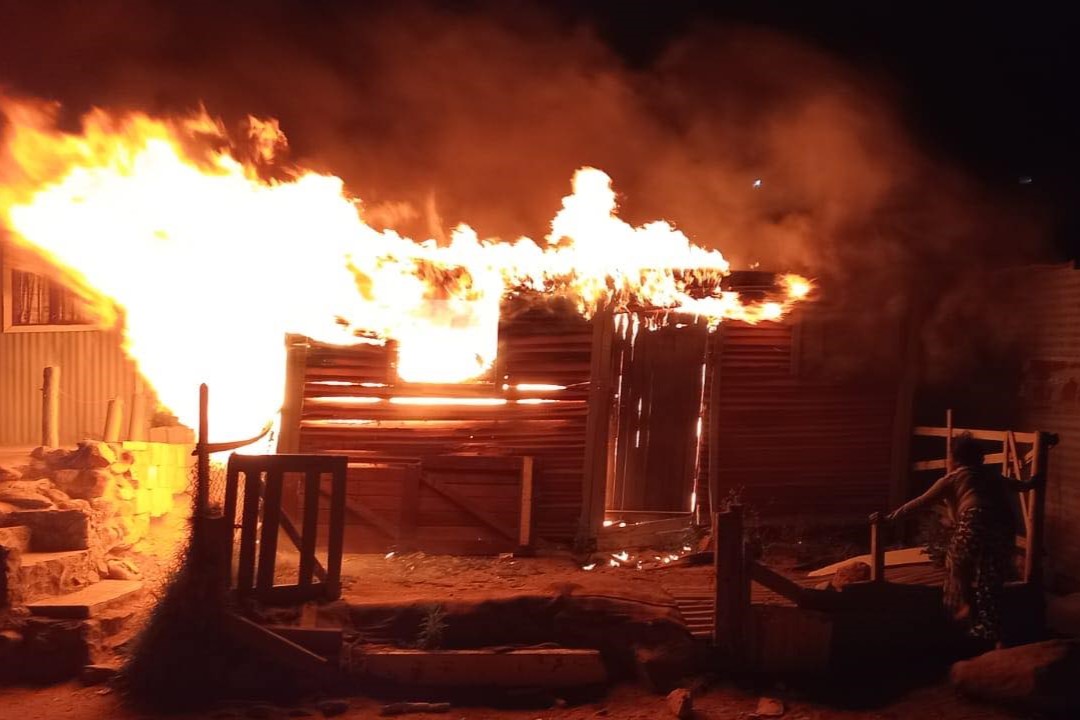 Early morning fire destroys 12 informal structures in Kleinmond
