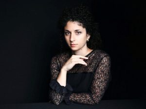 Pianist pairs classics with good wine at performance in Sandbaai