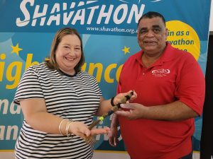 Caledon-inwoners laat hul hare waai vir kankervereniging