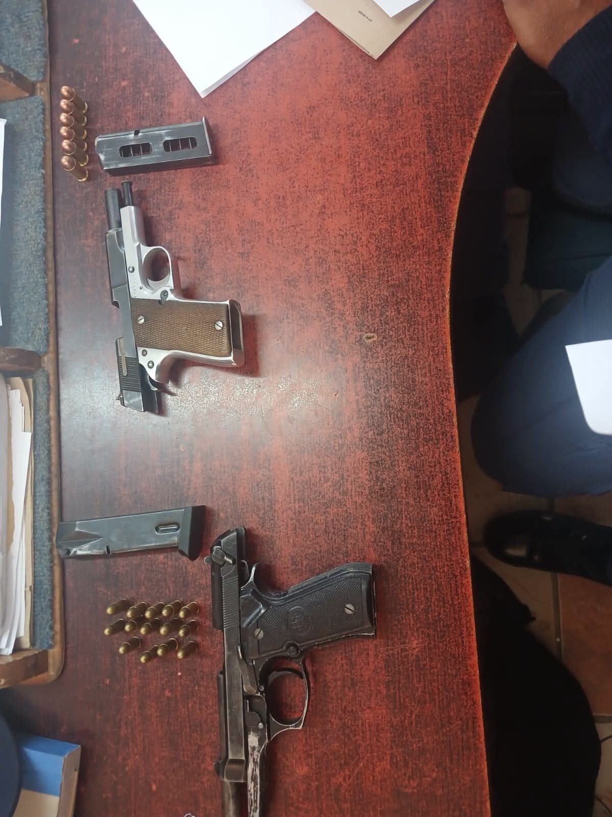 Four suspects were arrested on Wednesday 7 October after police found two unlicensed firearms and ammunition in a vehicle.