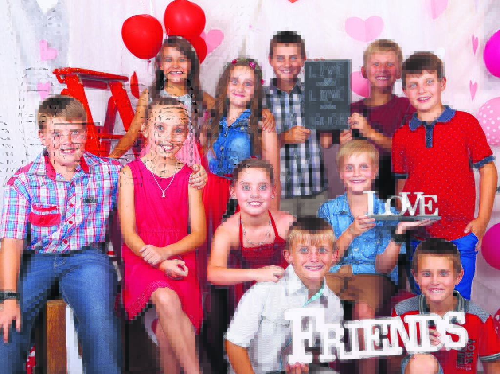 Karel Theron hou sokkie tydens Valentynsaand