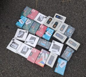 Five suspected business robbers nabbed in Komani with firearms, stolen goods