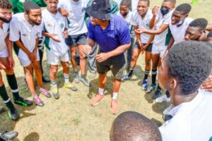 Springbok Makazole Mapimpi, Twizza donate sport equipment to Komani school