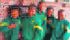 Schoombee Primêr ontvang skenking