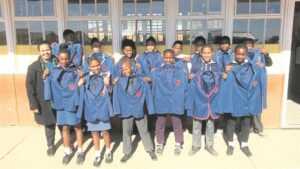 Baaise skool maak harte oop vir behoeftige leerders by Twinsville NGK