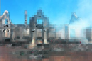 Huis brand af, waterkrisis eskaleer