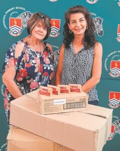 Help Hetta maak ‘meisie-wees’ maklik