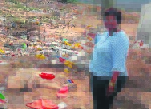 Raadslid soek hulp met vuil woonbuurt