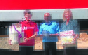 Bokse vol hoop vir vroue in droogte ‘lig hul gees’