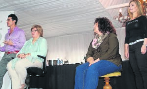 Hannon betower Mid-Karoo Express lesers met sy kwassies, botteltjies en buisies