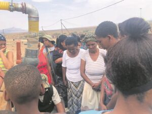 Heroes bring water to thirsty masses