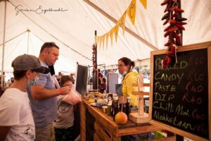 Ontmoet die ‘jalapeno’-koningin – skepper van Karoovrou-produkte