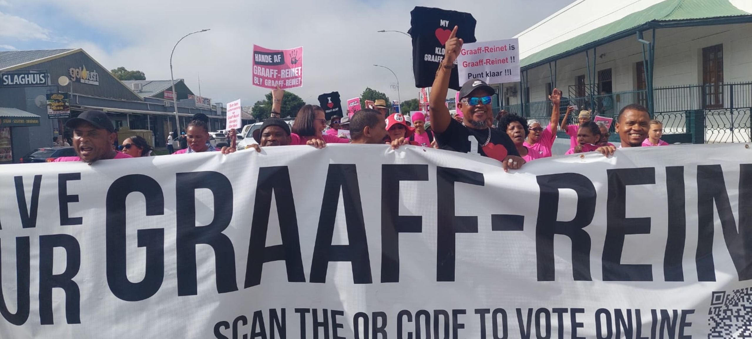Hundreds of people from all corners of the country took to the streets on Saturday, 14 March to show their support for the renaming of Graaff-Reinet to Robert Sobukwe Town.