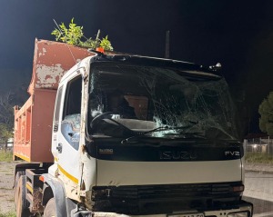 Flying Squad intercepts suspected stolen tipper truck near Komani, man arrested