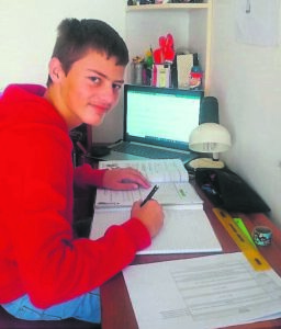 Pharos begin aanlyn met kwartaal