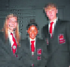 GLA trio skitter in branderplankry