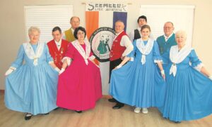 Getroue lede van Volkspele-beweging beloon