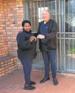 Kouga Municipality offers assistance to the Pellsrus Clinic