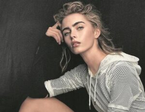 Local Ace model signs national contract