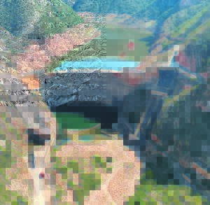 Visit Kouga Dam just outside Patensie