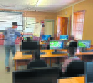 New computer lab for primary school in Thornhill