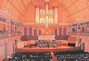 Top musici te sien by feestelike Kerskonsert in Veremarksentrum