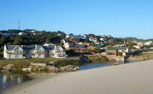 Speedy arrest of suspects in Oyster Bay after elderly couple robbed in home