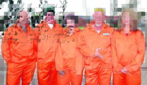 Smyt die ‘boewe’ in die tronk