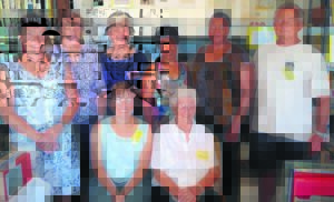 Library staff thanks volunteers