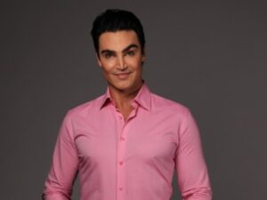 Kuier saam met ‘Express’ en Hannon in jou sitkamer