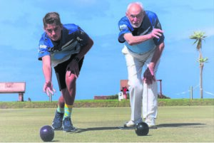 Balle is wéér aan die rol