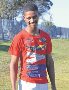 Belowende atleet betree weer die baan