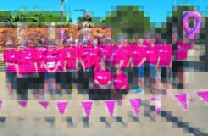 Dames steun kankerbewusmaking