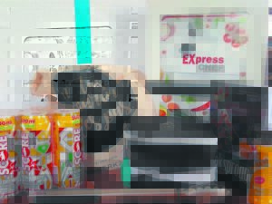 Treat your loved one with a Braai Box hamper