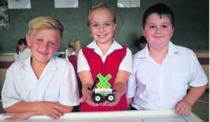 Leerders leer vroeg kodering, robotika