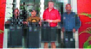 Barbarians spog met hemde