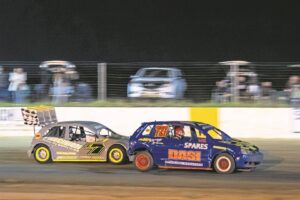 Oval track racing resumes