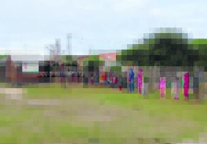 Plaaslike sopkombuise in duister oor sluit-SMS