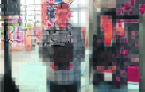 Lig skyn uit skoot in die donker