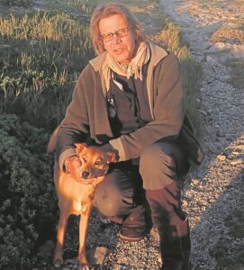 Internationally-renowned expert advises on dune management