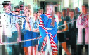 Skool spreek tienerkwesies aan