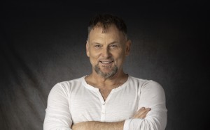 CLOSED: WEN kaartjies om Steve Hofmeyr in Joubertina te sien
